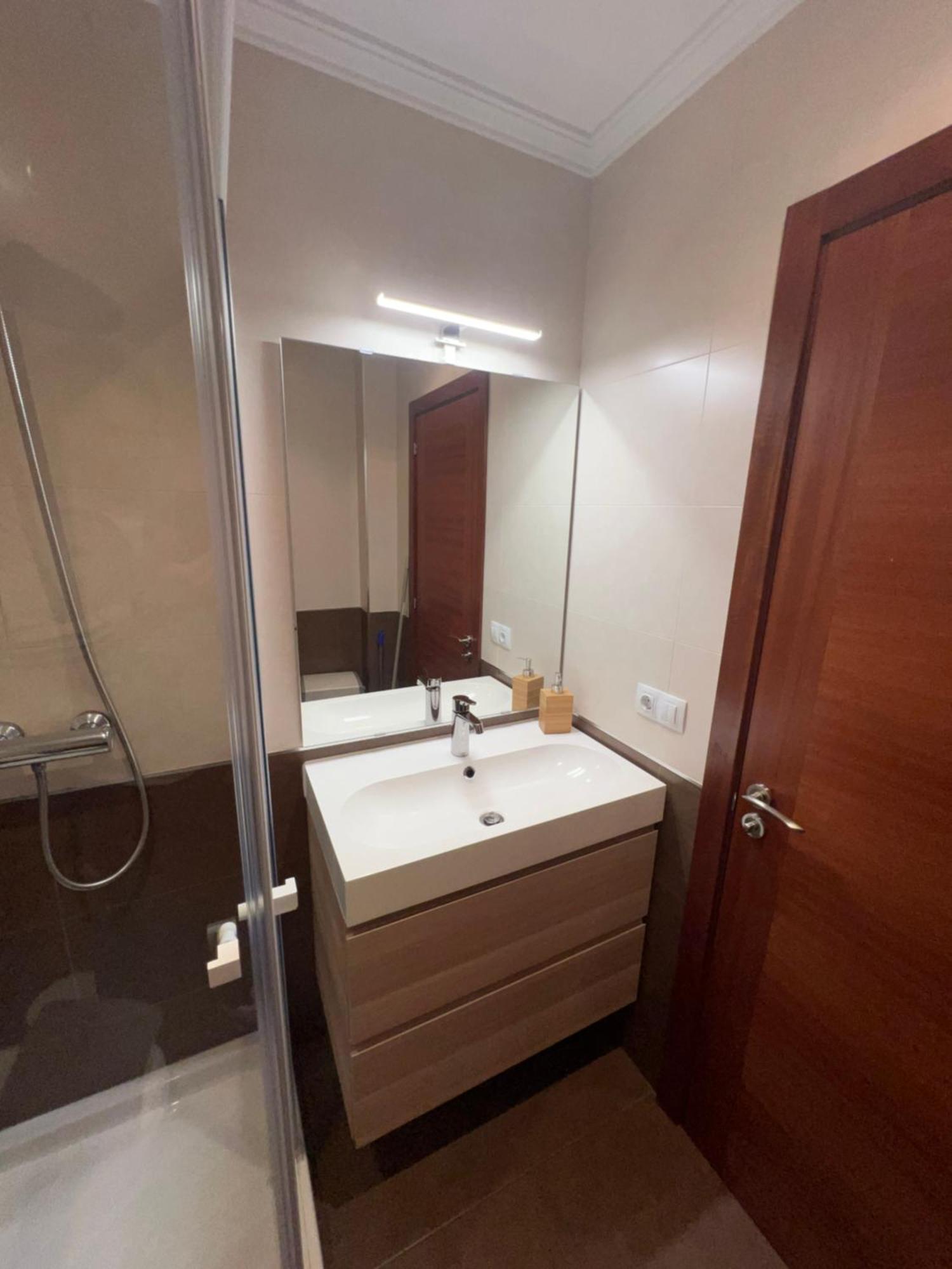 A Estrenar ,Con Vistas Al Mar Y Aparcamiento Gratis En El Casco Viejo-Centro-Zona Portuaria Apartment Vigo Ngoại thất bức ảnh